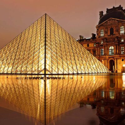 famous-landmarks-in-france-louvre-museum-paris